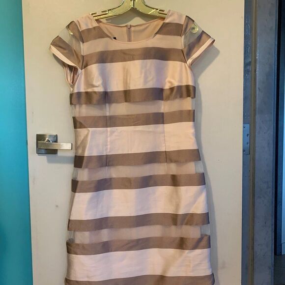 New  bow shape, feminine earrings in gold with clear stones, dainty, sparkling - Picture 13 of 16